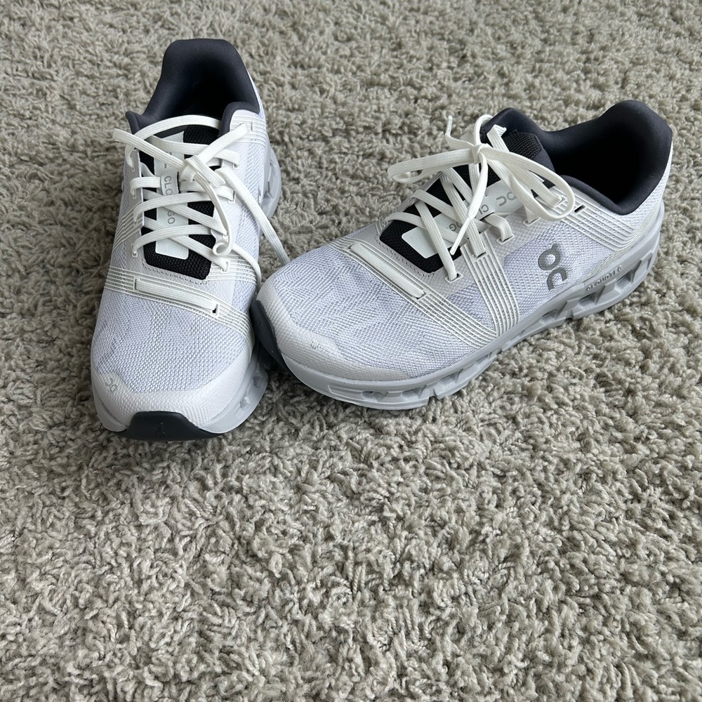 Women’s on clouds/ NEVER WORN/ NWOT